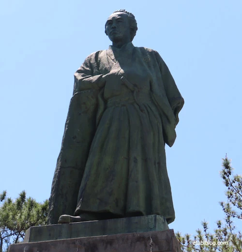 坂本竜馬像の身体部分
