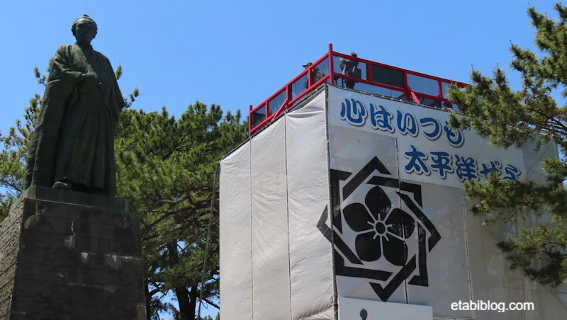 坂本竜馬像と展望台