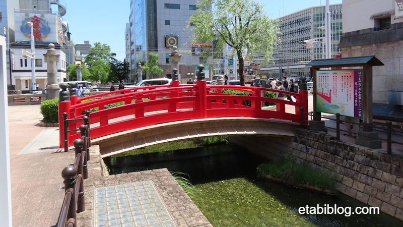 はりまや橋公園のせせらぎに架かる「はりまや橋」