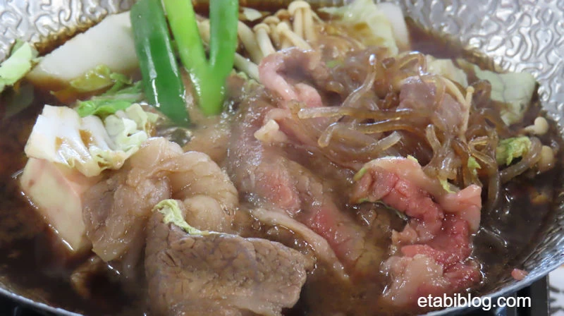 土佐あか牛のすき焼き鍋