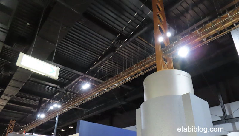 橋の科学館内部