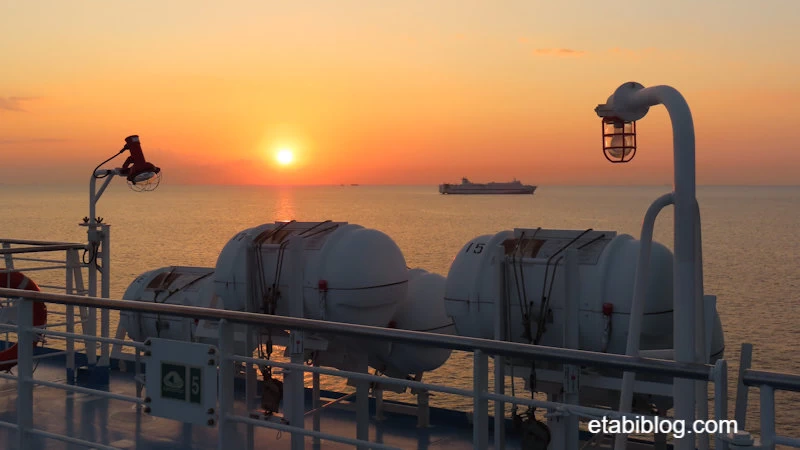 フェリーせっつから望む朝日