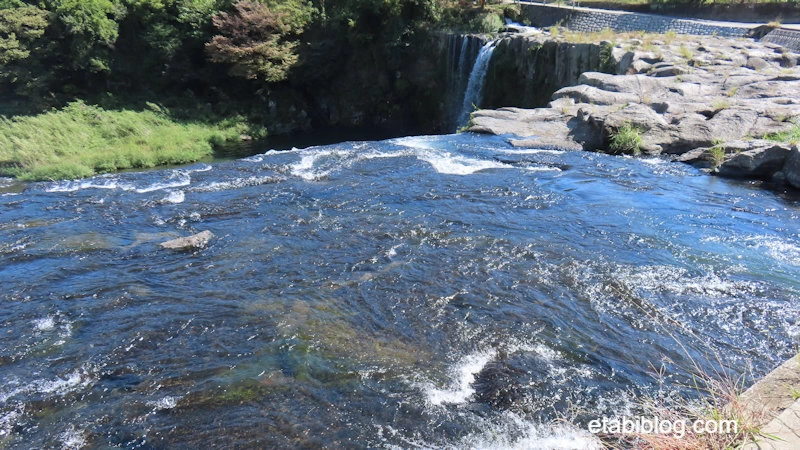原尻の滝を上から望む