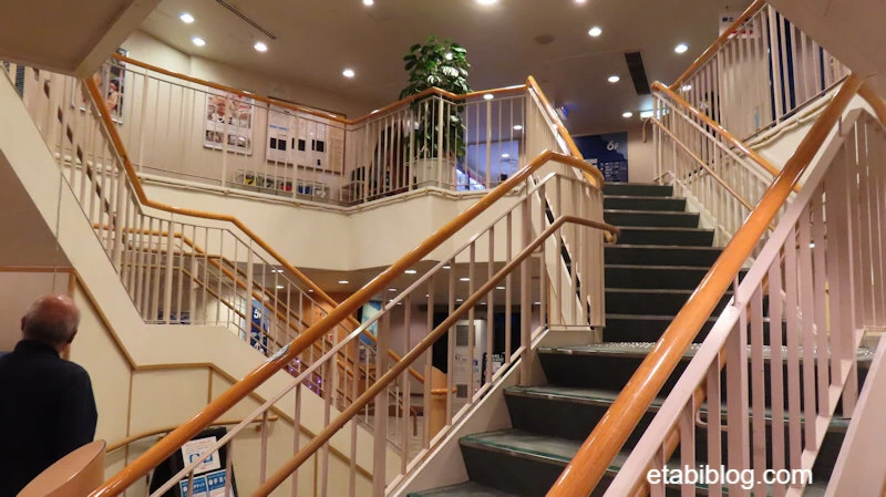 さんふらわあ「ぱーる」の吹き抜け