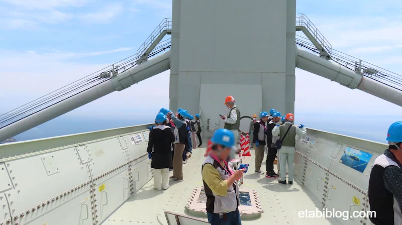 明石海峡大橋鉄塔の上