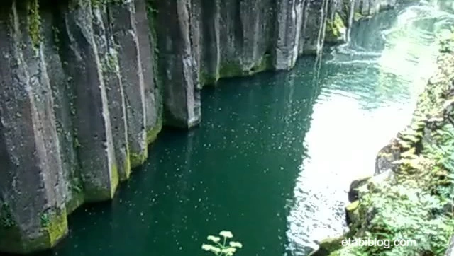 高千穂峡の柱状節理