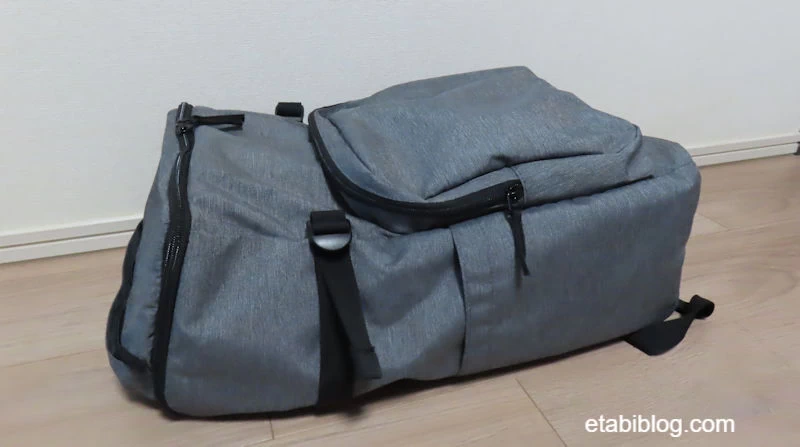 肩の負担を軽くするリュックの上から開くリュック