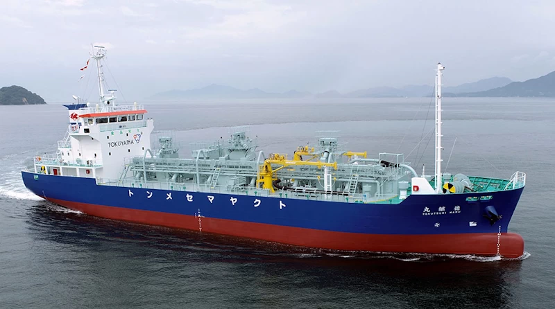 セメント専用船