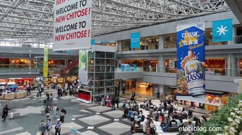 新千歳空港の広いロビー