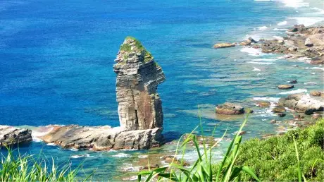 与那国島の立神岩(たちがみいわ)