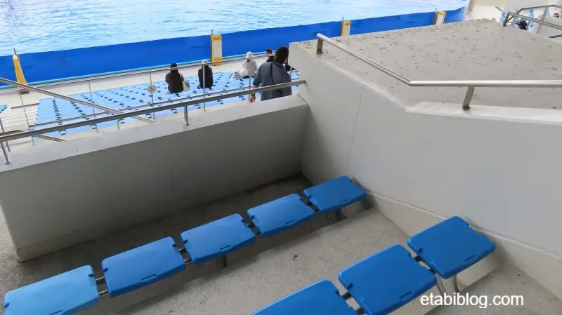 2階指定席以外の1列目の席