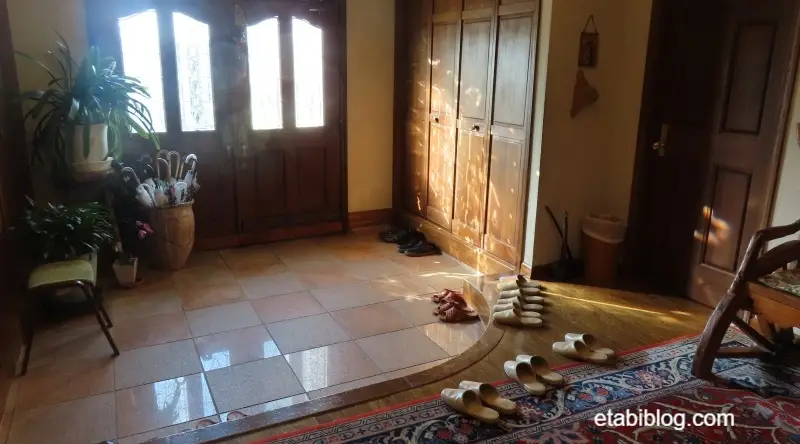 プチホテルコリンシアンの玄関