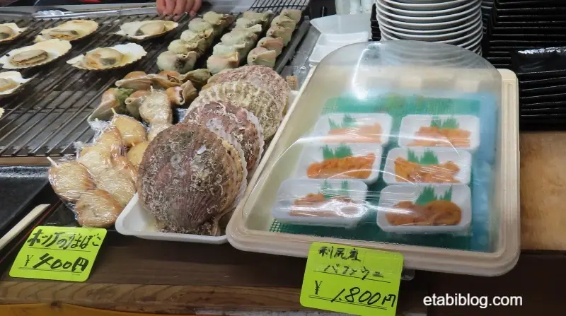 オタトマリ沼「わかさんの店」のウニ小皿と値段