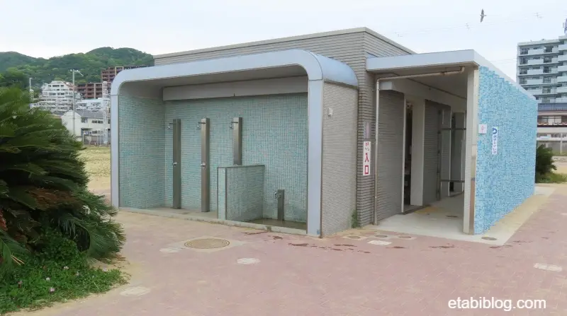 須磨駅前の常設トイレのシャワー