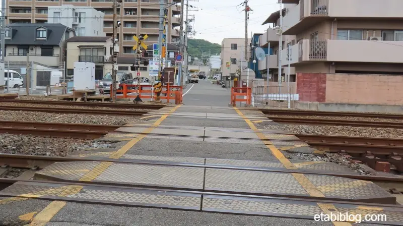 東千守踏切