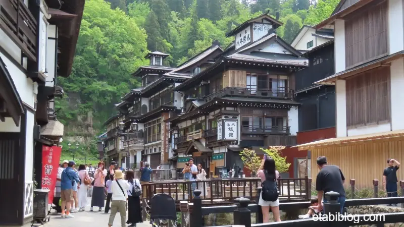 銀山温泉