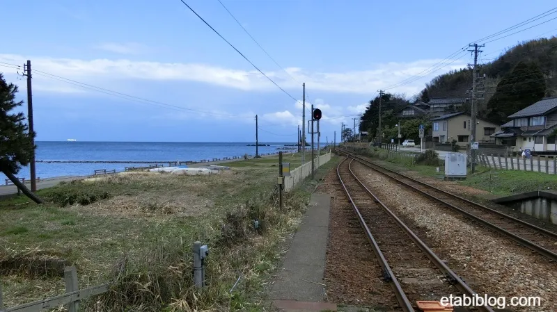 雨晴駅から写した立山連峰方向の風景