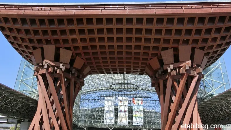 金沢駅の鼓門