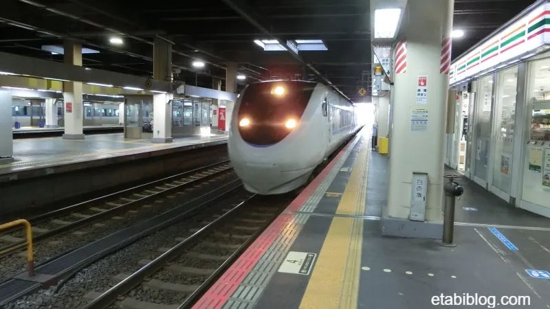 金沢駅の特急サンダーバード