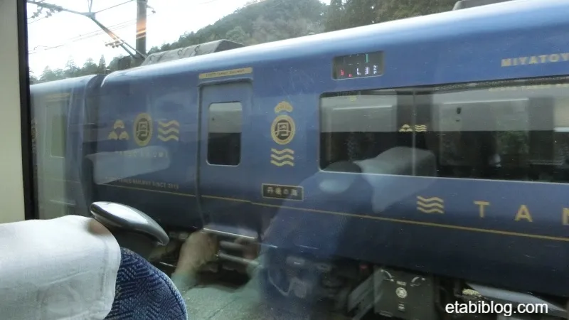 紺色の京都丹後鉄道列車