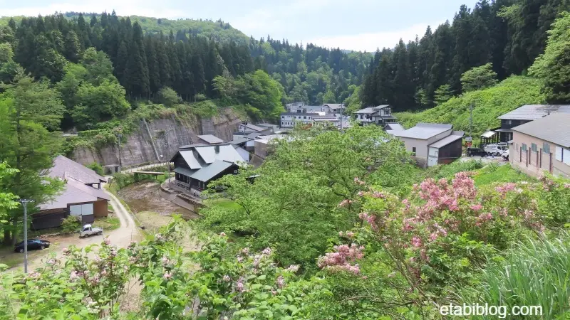 眼下に見える銀山温泉