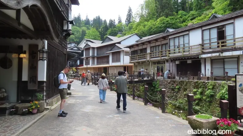銀山温泉の大正レトロな町並み