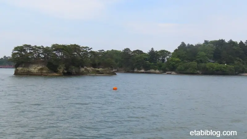 松島湾の小さな島々