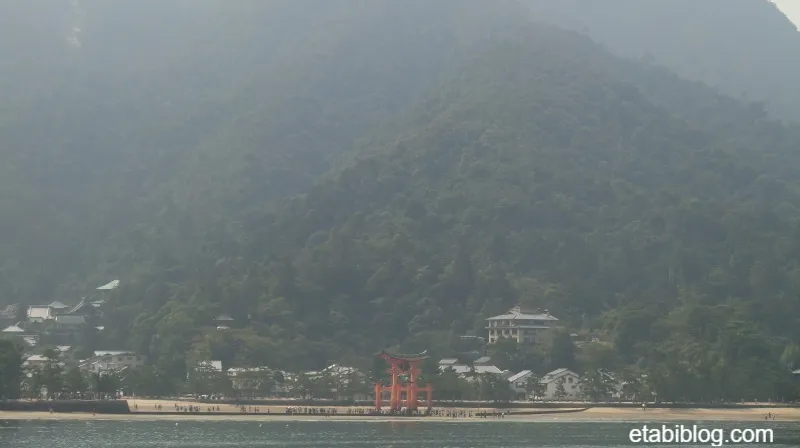 宮島フェリーから見える厳島神社