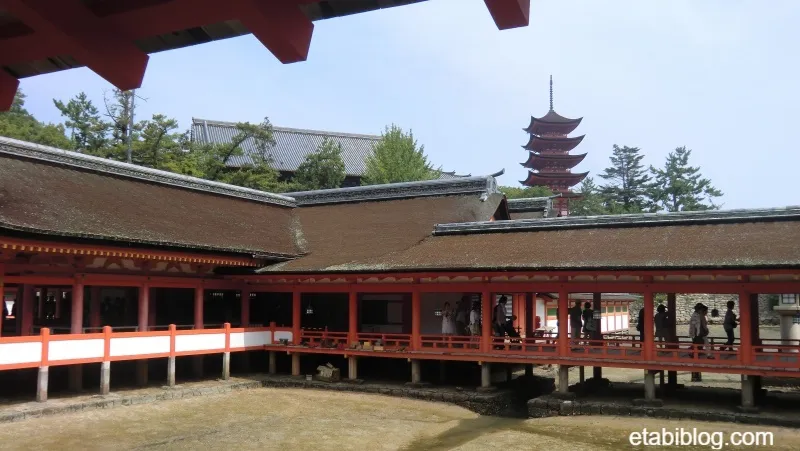 干潮の厳島神社