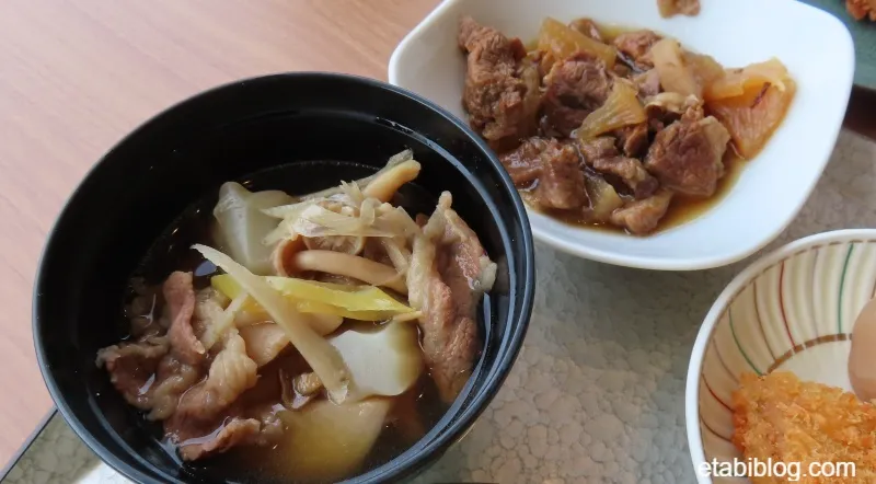 蔵王国際ホテルの朝食の地元のお肉を使った料理