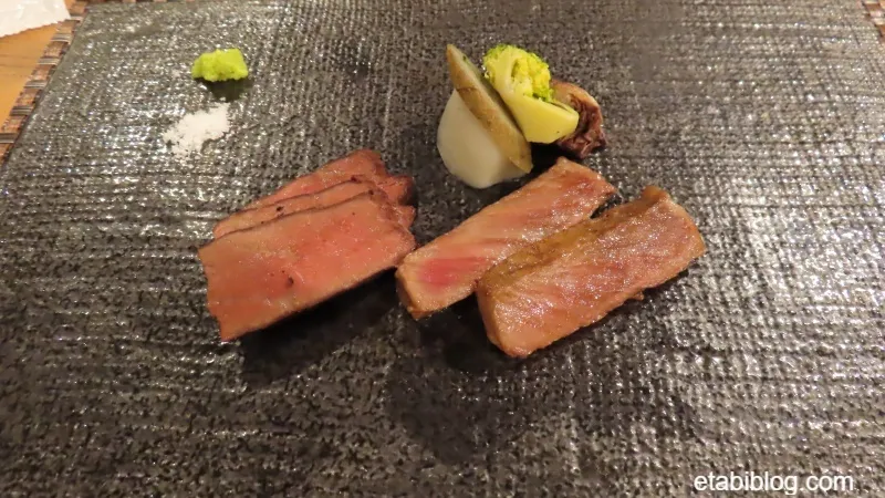 雫石プリオンスホテルのレストランこぶしのコースメニュー3品目（お肉）