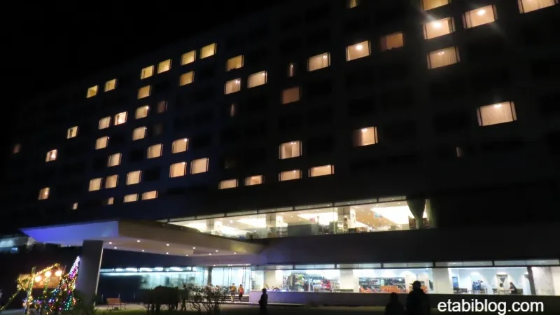 夜の雫石プリオンスホテルの外観