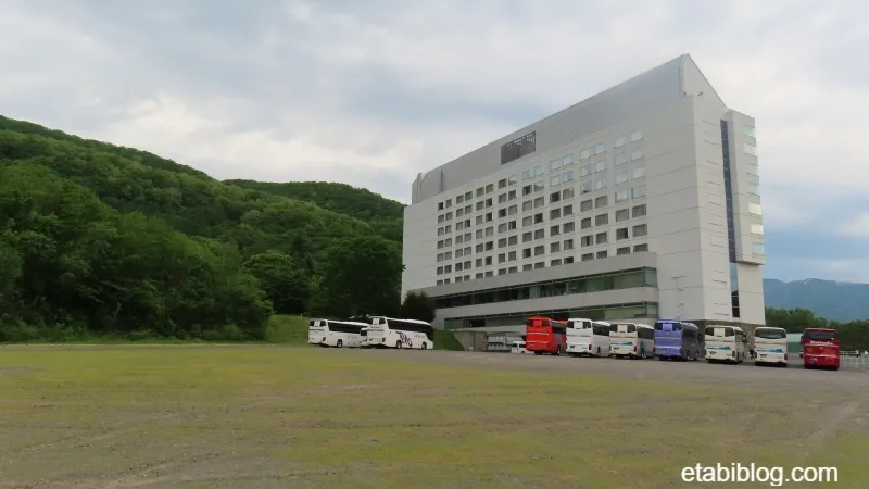 雫石プリオンスホテルを裏側からの外観