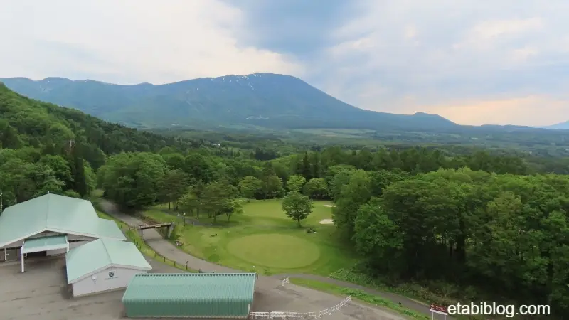 雫石プリオンスホテル8階から望む岩手山