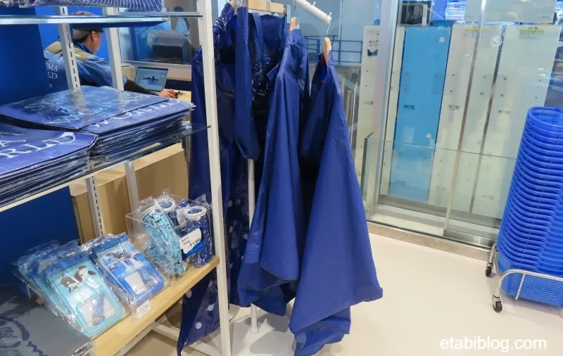 お土産ショップのポンチョ
