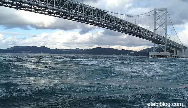 鳴門の渦潮の絶景